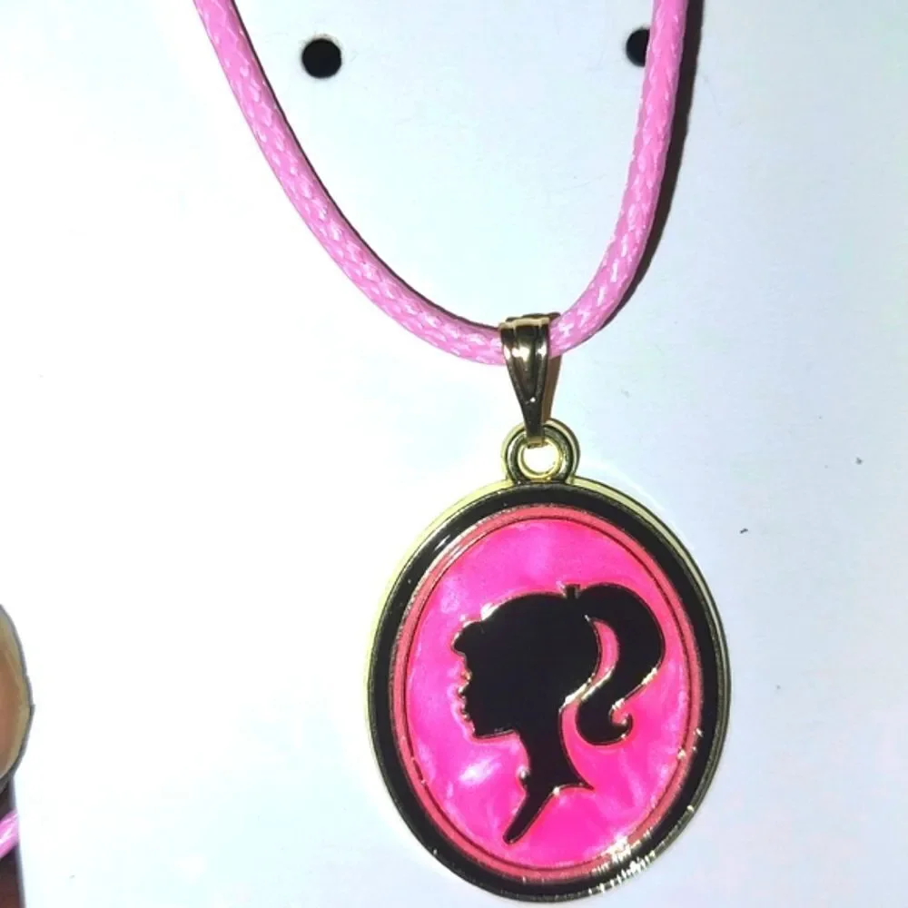 Beautiful barbie necklace for women and kids - Picture 5 of 7